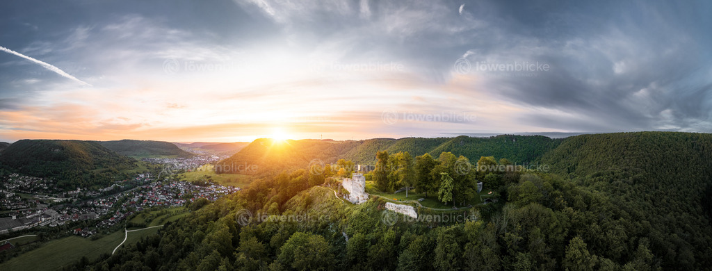 Hiltenburg bei Sonnenaufgang im Frühling | löwenblicke | shop