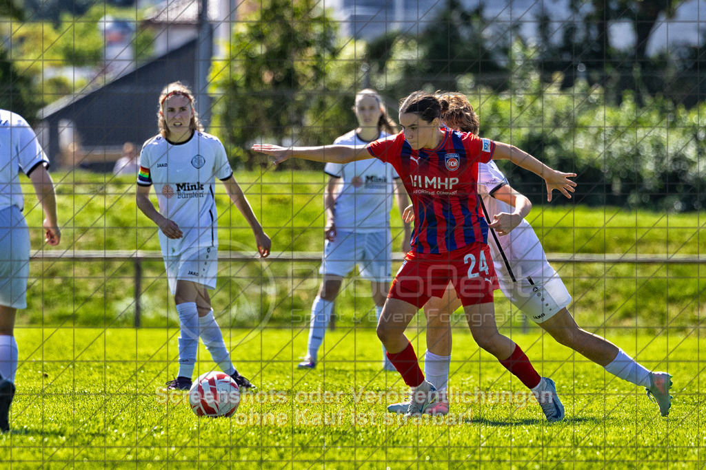 20260906_124630_0329-Bearbeitet_(c)_by_PhotoPeet | #,1.FC Donzdorf (weiß) vs. 1.FC Heidenheim 1846 (rot), Fußball, Frauen-Verbandspokal Gruppe 2, 2. Runde, Saison 2026/2027, Rasenplatz Lautertal Stadion, Süßener Straße 16, 73072 Donzdorf, 06.09.2026 - 11:00 Uhr,Foto: PhotoPeet / Sport- &amp; Eventfotografie / Peter Harich
