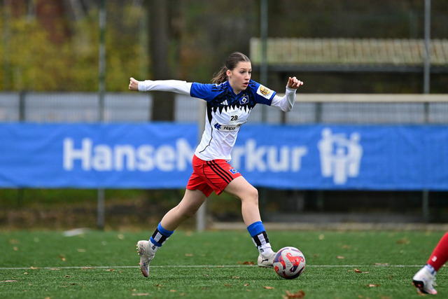 Fußball I Juniorinnen I Saison 2025-2026 I Regionalliga Nord I 7. Spieltag I Hamburger SV U17 - SpVg Aurich U17 I 01485 | Der Sportfotograf. - Realisiert mit Pictrs.com