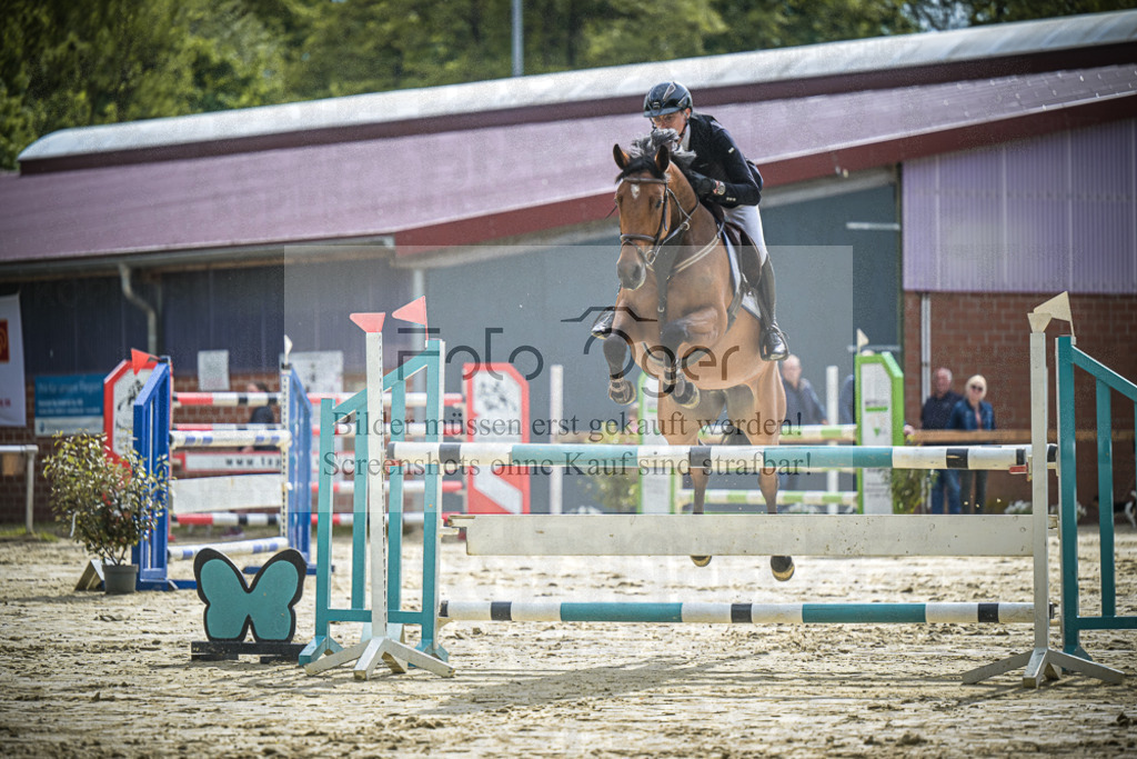 DOS_1477 | Entdecke hochwertige Reitturnierfotos von Foto Oger. Professionell, emotional und authentisch – jetzt Lieblingsmomente im Shop bestellen.Deutschlandweite Turnierfotografie. - Realisiert mit Pictrs.com