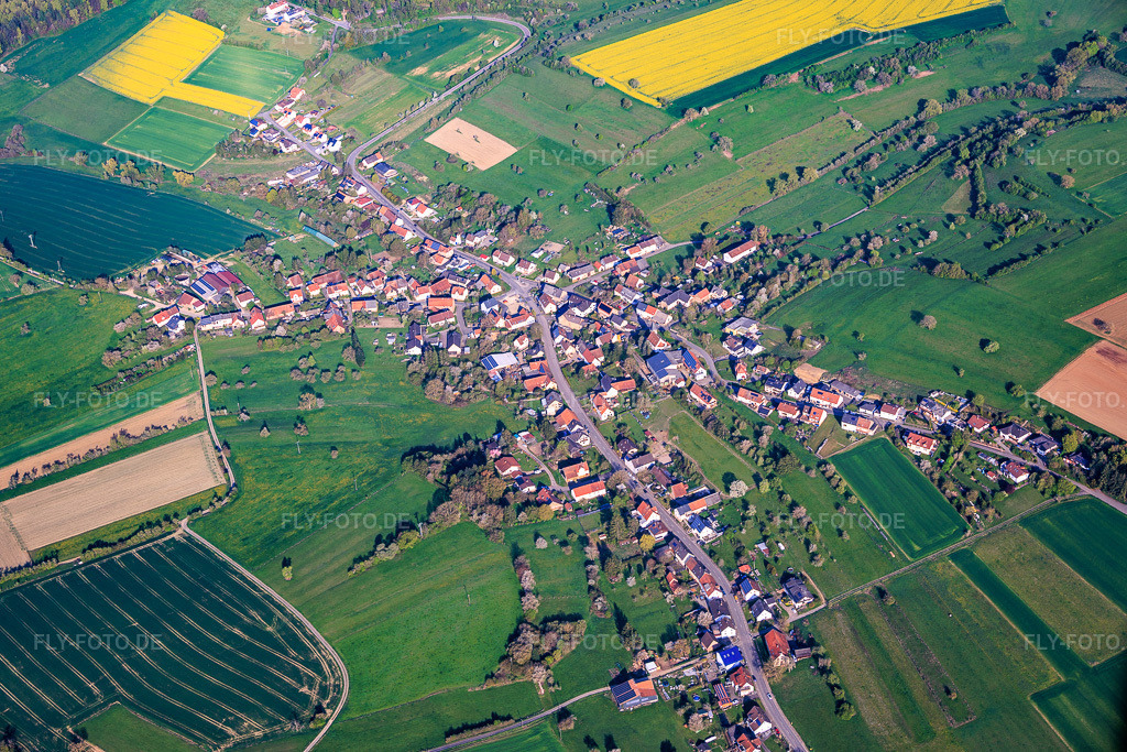 Luftbild: Ortsansicht von Osten im Ortsteil Brenschelbach in Blieskastel im Bundesland Saarland in Deutschland.Foto: IMG_154455.jpg vom 18.04.2026 durch Werner Riehm/FLY-FOTO.deAuflösung des Originals: 6000 x 4000 px