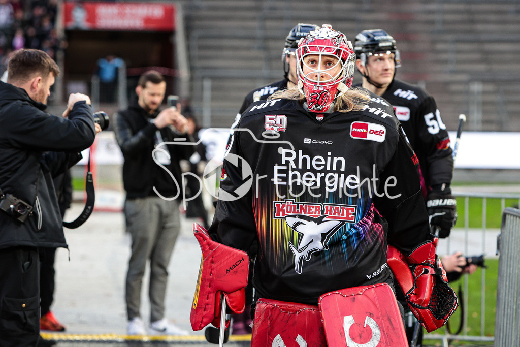 Kölner Haie - Augsburger Panther | Mikro PANTKOWSKI (KEC #30) fuehrt die HAIE aufs Eis