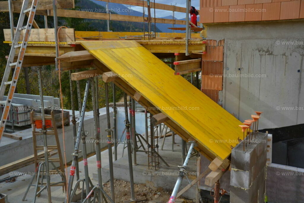 bib-lg04-betonarbeiten-0547 | Nach LV-Leistungsgruppen sortierte Detailfotos über den Bau eines Hauses. Alle Hausbau-Bilder direkt vom Urheber und Autor der Website Haus-Selber-Bauen.com
