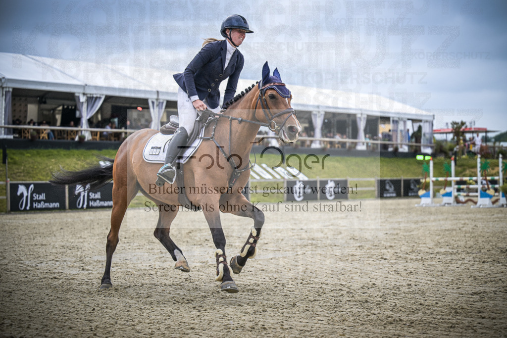 DOS_3098 | Entdecke hochwertige Reitturnierfotos von Foto Oger. Professionell, emotional und authentisch – jetzt Lieblingsmomente im Shop bestellen.Deutschlandweite Turnierfotografie. - Realisiert mit Pictrs.com