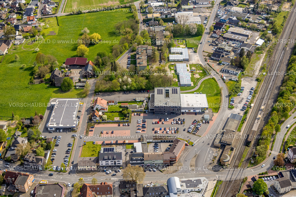 Boenen230404683 | Luftbild, Rathaus, Einkaufszentrum Poststraße, Bahnhofstraße, Bahnhof Bönen, Altenbögge, Bönen, Ruhrgebiet, Nordrhein-Westfalen, Deutschland