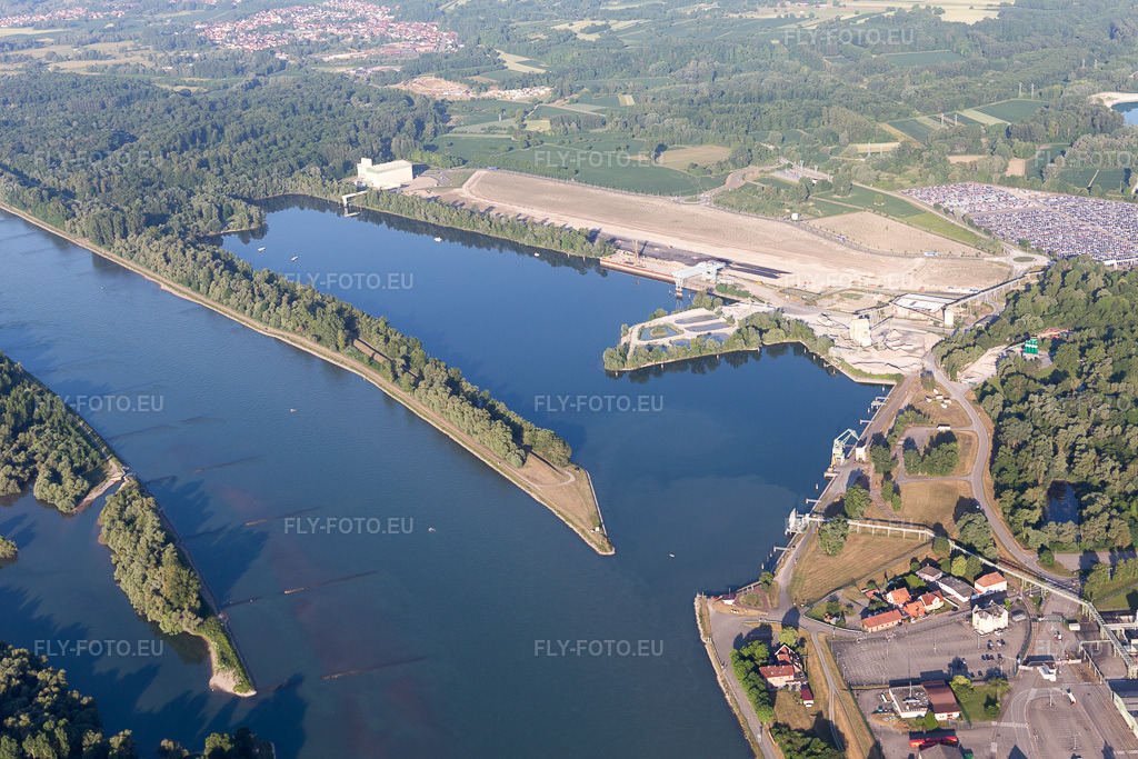 Vue aérienne: Port à Lauterbourg dans le département Bas Rhin, France.Photo: IMG_100947.jpg prise le 17/06/2017 par Werner Riehm/FLY-FOTO.euRésolution de l'original: 5472 x 3648 px