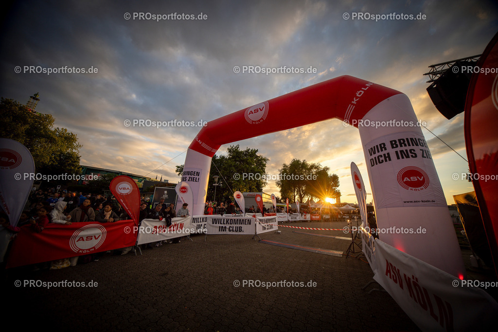 22. ASV Nachtlauf; Koeln, 28.05.25 | Impressionen vom 22. ASV Nachtlauf am 28.05.25 am Tanzbrunnen in Koeln. Foto: BEAUTIFUL SPORTS/Axel Kohring