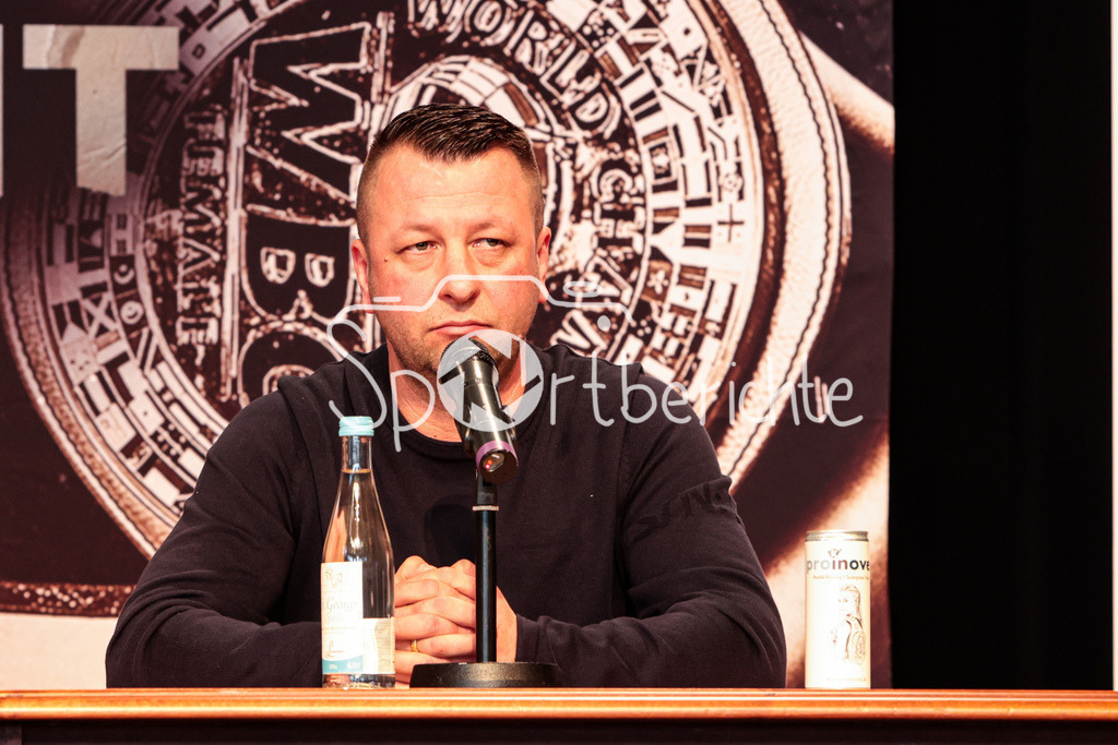 Seniesa Estrada - Tina Rupprecht/ Pressekonferenz | Alexander HAAN auf der Pressekonferenz von Tina RUPPRECHT