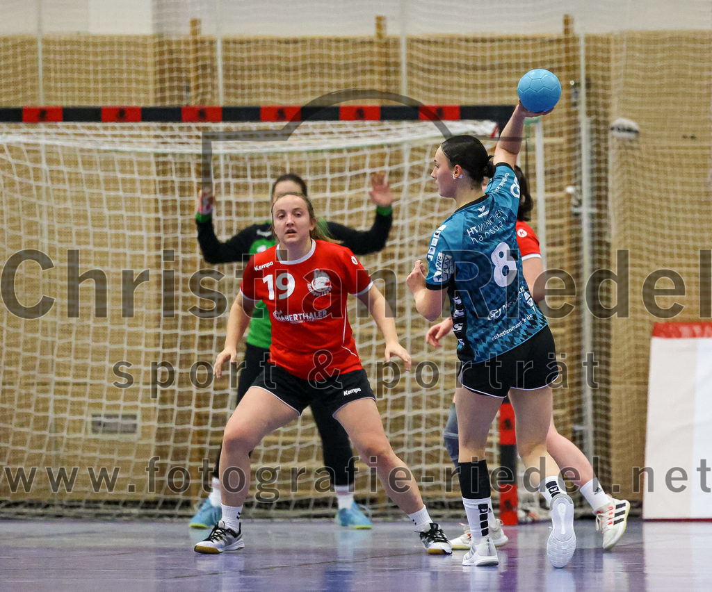 2022-11-27_062_SV_Anzing_gegen_HT_Muenchen_II | Anzing, Deutschland, 27.11.2022:
Handball, Bezirksliga 2022 / 2023, 7. Spieltag, SV Anzing gegen HT München II, Endergebnis: 28:32

Sarah Reither (SV Anzing, #19), Helena Dannheim (HT München, #8)

Foto: Christian Riedel / fotografie-riedel.net