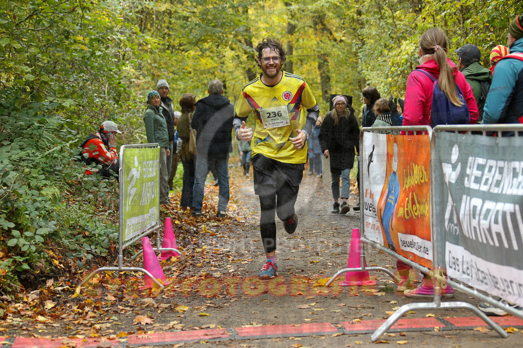 251026_1315_EX1_3019 | Sportfotografie im Rhein-Sieg Kreis, Köln, Bonn, NRW, Rheinland Pfalz, Hessen, etc. Unser Tätigkeitsfeld umfasst den Laufsport vom Volkslauf über den Marathon, Duathlon, Triathon bis zum Ultralauf wie Kölnpfad Ultra oder Schindertrail.