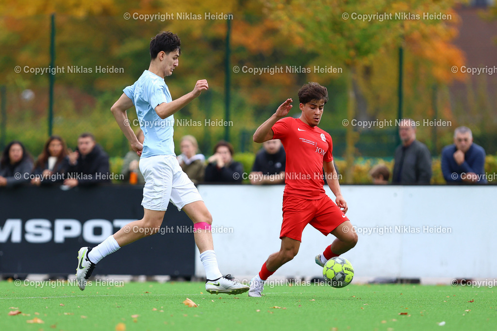 NH_EimsbüttelerTVU19_Altona93U19_RegionalligaNord_11102025 | #10 Zülfü Kahn Demirbag (Eimsbütteler TV U19), #6 Adrian Arda Cifci (Altona 93 U19)Fußball I Junioren I A-Junioren Regionalliga Nord I Saison 2025-2026  I 7. Spieltag I Eimsbütteler TV U19 - Altona 93 I 11.10.2025 I Sportzentrum Hoheluft
