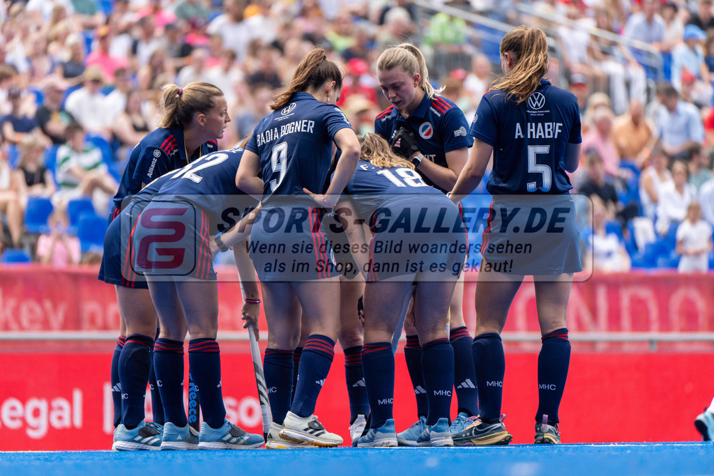 Final4_20250531-1159-HK107507 | Krefeld, Deutschland, 31.05.2025:  Feldhockey Final4 2025 – „Deutsche Feldhockey-Meisterschaften 2025“ im Gerd-Wellen-Hockeyanlage am 31.05.2025 in Krefeld, Deutschland. (Foto von Kramhöller/Fehrmann/Kaste)Krefeld, Germany, 31.05.2025: Feldhockey Final4 2025 – „Deutsche Feldhockey-Meisterschaften 2025“ in Gerd-Wellen-Hockeyanlage at 31.05.2025 in Krefeld, Deutschland. (Foto from Kramhöller/Fehrmann/Kaste)