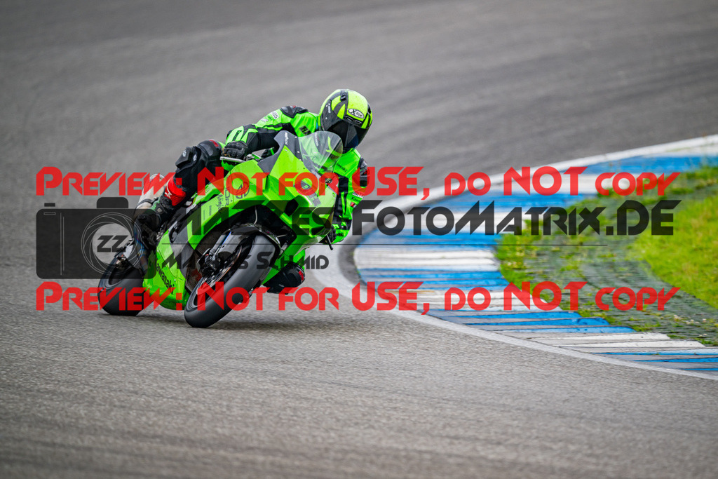 MaZZes_FotoMatrix_240701_6007705_6056 | WEISS