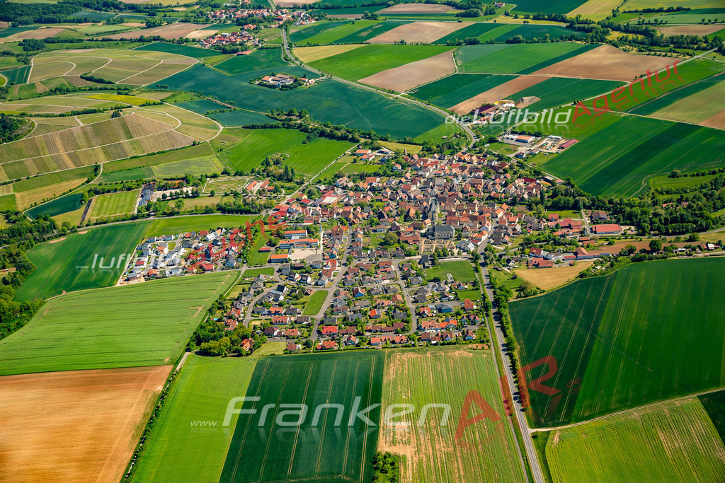 maps-oberschwarzach-fotograf-luftaufnahmen-1276-jahr-2025 | Luftaufnahme von  Oberschwarzach - Die Luftaufnahme wurde 2025 vom UL-Flugzeug heraus erstellt ( keine Drohne ) - Hochauflösende Luftaufnahme - für professionelle Ausdrucke geeignet. Die Geschenkidee !Mit Lizenz und Bildrechte bestellbar