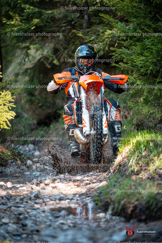 fuernholzer_250501-C2-47 | Fotografische Impressionen von der Red Stag Enduro Extreme by fuernholzer-photography.com. Endurosport in Österreich fotografisch festgehalten von fuernholzer. Auftragsfotografie für Private, Gewerbefotos und Industriefotografie. Eventfotografie, Sportfotografie und Motorsportfotografie. Anbieter von Fotoworkshops, Fototraining, fotografischen Vorträgen und Fotoseminaren.