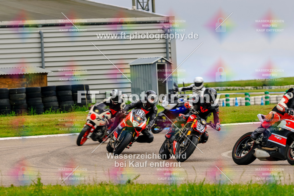 MotoTeam-8059 | Hier findet Ihr Bilder von Touristenfahrten auf der Nürburgring Nordschleife oder von anderen Veranstaltungen die ich besucht habe. Viel Spass beim Durch Schauen 