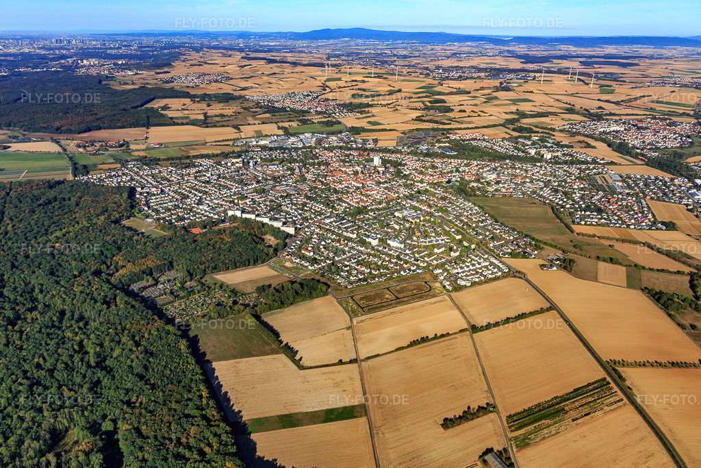 Luftbild: Stadtansicht aus Südosten in Bruchköbel im Bundesland Hessen in Deutschland.Foto: IMG_111045.jpg vom 08.09.2018 durch Werner Riehm/FLY-FOTO.deAuflösung des Originals: 5255 x 3504 px