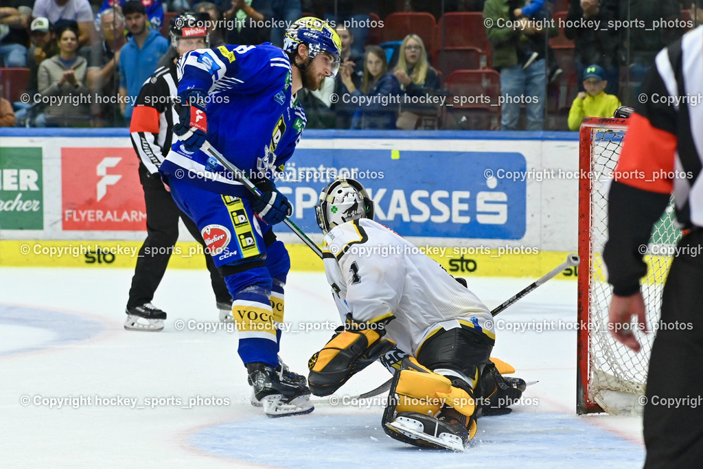 EC IDM Wärmepumpen VSV vs. HC Pustertal 8.10.2023 | #8 REBERNIG Maximilian EC VSV,  #1 SMITH Jacob HC Pustertal, EC IDM Wärmepumpen VSV vs. HC Pustertal 8.10.2023, EC IDM Wärmepumpen VSV vs. HC Pustertal am 08.10.2023 in Villach (Stadthalle Villach), Austria, (Photo by Bernd Stefan)