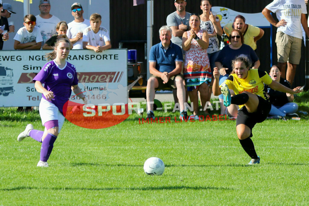 SV Oberglan Damen - Austria Klagenfurt |  ; SV Oberglan Damen - Austria Klagenfurt am 06.06.2022 in Oberglan
(Sportplatz), AUSTRIA, (Photo by Ernst Krawagner sport-fan.at) - Realisiert mit Pictrs.com