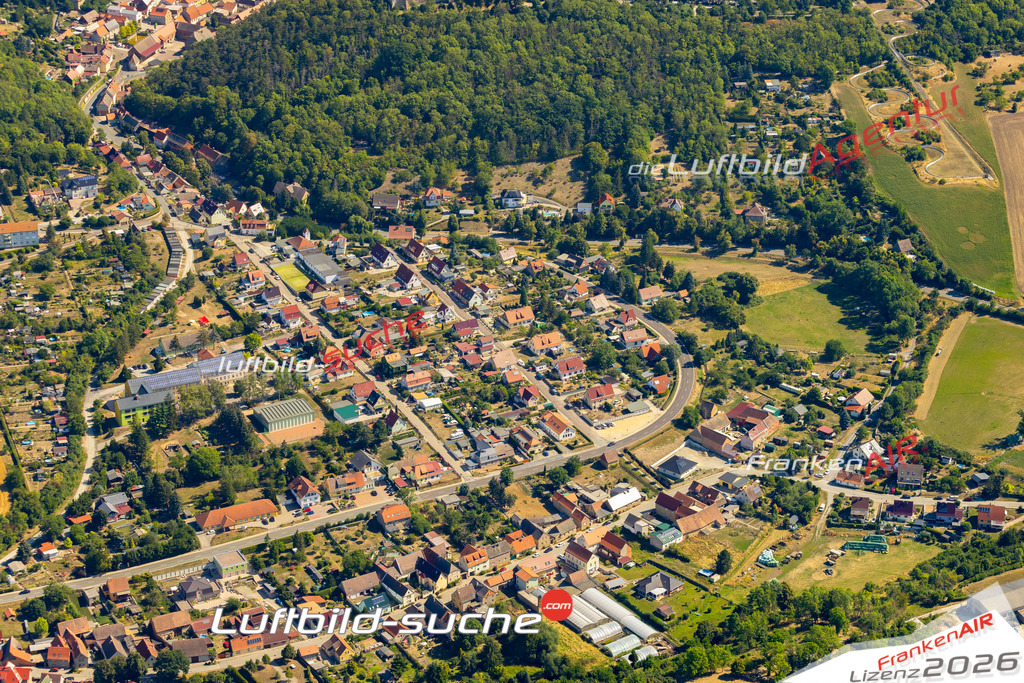Das Luftbild der Stadt Eckartsberga wurde 2022 vom Flugzeug heraus erstellt (keine Drohnen-Aufnahmen) Aufnahmehöhe ca.450 Meter- hohe Bildauflösung und Druck-Qualität. Garantiert!