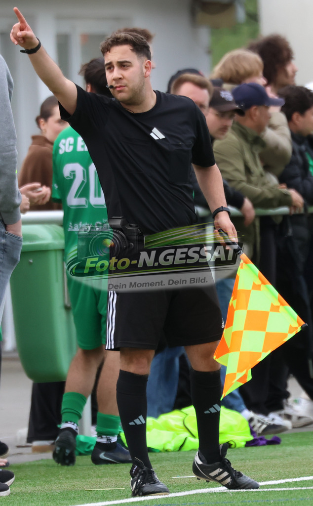 SC Enger - SV Enger-Westerenger | Auf dem Bild zu sehen: Schiedsrichter Assistent: Talat-Eren Borazanci SC Enger, SV Enger-Westerenger, Saison 25/26, Kreisliga A, Enger, Deutschland - Realisiert mit Pictrs.com