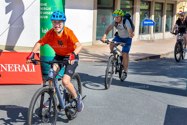 Ossiachersee autofrei - Start am Hauptplatz Feldkirchen | Bildershop von pixelworld.at - Realisiert mit Pictrs.com