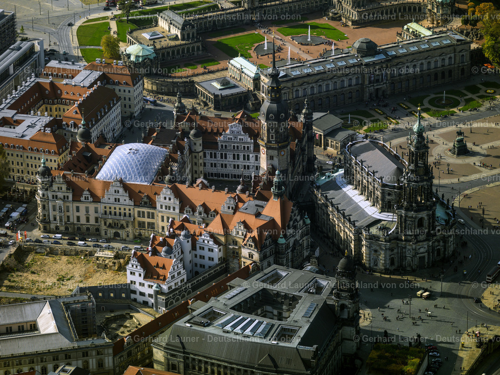 2888108 | DRESDEN 07.09.2021 Schloss " Residenzschloss Dresden " am Taschenberg in Dresden im Bundesland Sachsen, Deutschland. // Palace " Residenzschloss Dresden " on Taschenberg in Dresden in the state Saxony, Germany. Foto: Gerhard Launer