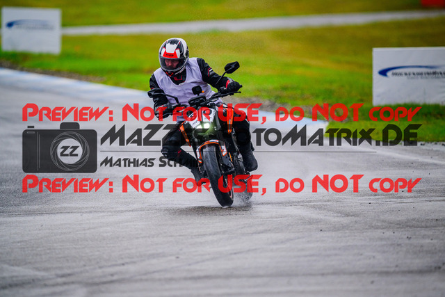 MaZZes_FotoMatrix_240521_6007705_6692 | INST