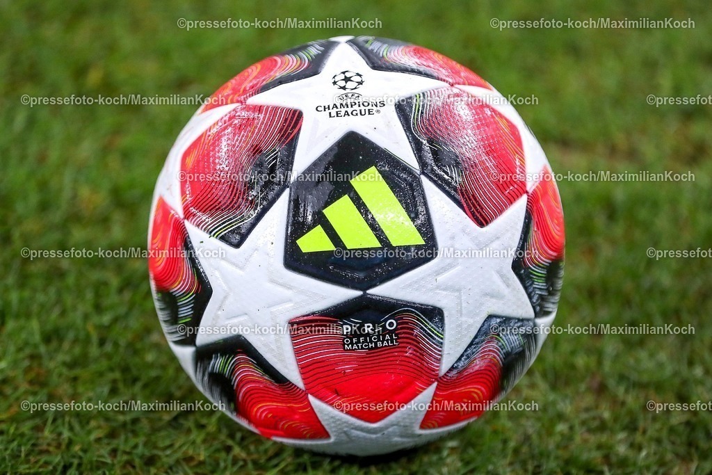 UCL22012502072 | 22.01.2025, Fußball, UEFA Champions League, Schachtar Donezk - Stade Brestois 29, Arena AufSchalke Gelsenkirchen, 7. Spieltag Saison 2024 2025: offizieller Spielball Feature Symbolbild