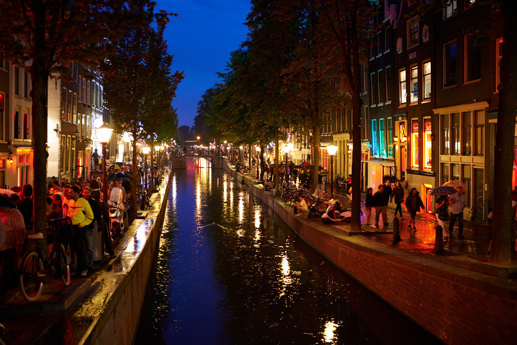 Tourismus im Rotlichtviertel | Amsterdam, Niederlande - July 20, 2014: Tourismus im Rotlichtviertel. - Realisiert mit Pictrs.com