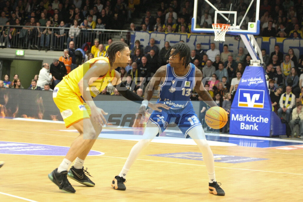 Phoenix Hagen - Jena | Devonte Jasai McCall und Amir Jabba Hinton - © Sportfoto-Sale (MK) - Realisiert mit Pictrs.com