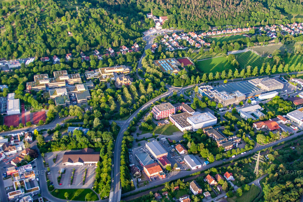 Luftbild: Gewerbegebiet Waldhörnlestraße mit MTL-Schule I Schule für medizinische Technologen und Technologinnen für Labor und Erbe Elektromedizin GmbH https://www.medizin.uni-tuebingen.de/de/das-klinikum/einrichtungen/schulen/mtl-schule https://www.erbe-med.com/ im Ortsteil Derendingen in Tübingen im Bundesland Baden-Württemberg in Deutschland. Foto: IMG_66959.jpg vom 07.06.2014 durch Werner Riehm/FLY-FOTO.de