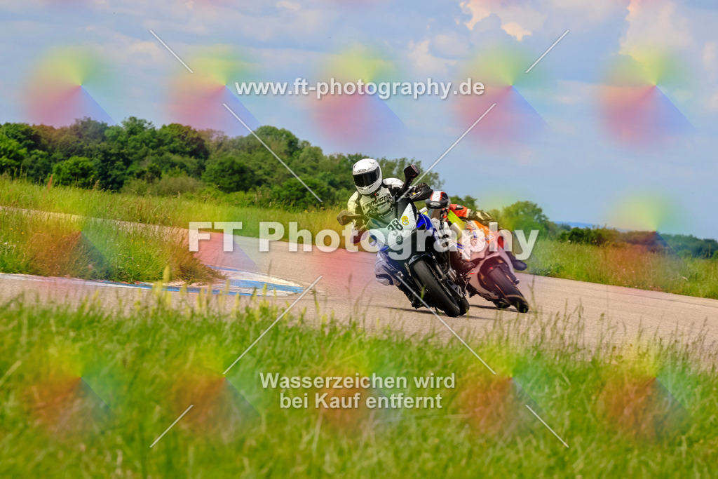 MotoTeam-0996 | Hier findet Ihr Bilder von Touristenfahrten auf der Nürburgring Nordschleife oder von anderen Veranstaltungen die ich besucht habe. Viel Spass beim Durch Schauen 