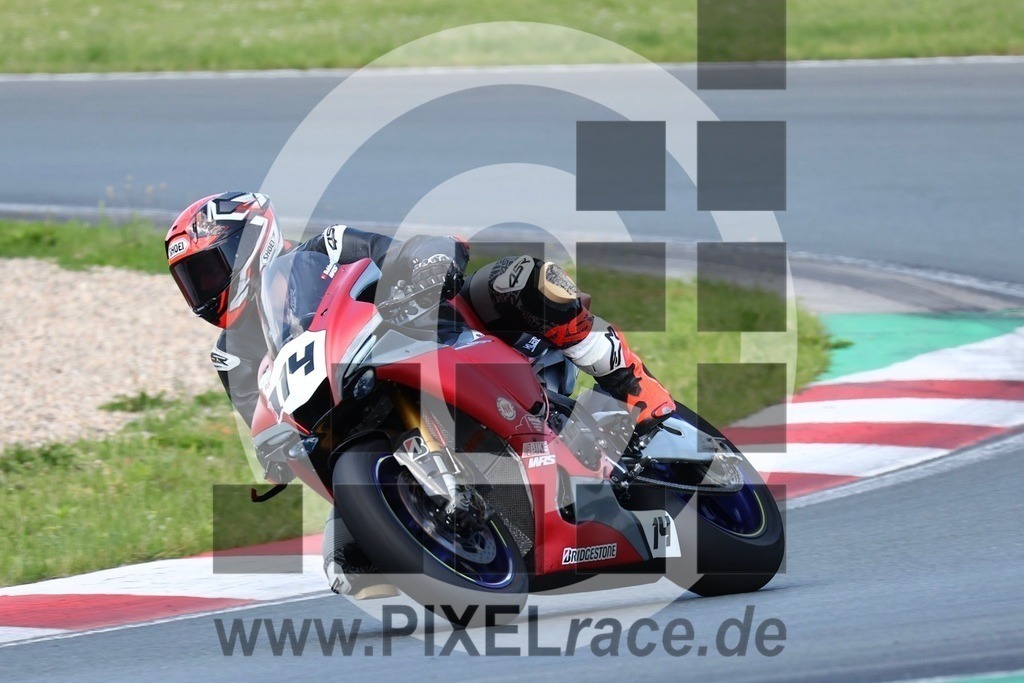 0114-20240608_12697 | Schöne Erinnerungen an spannende Momente - das festzuhalten ist unser Job. PIXELrace.de ist seit 2003 auf den Rennstrecken Europas unterwegs um die Action draußen beim Fahren und die wunderbare Stimmung imm Fahrerlager für euch einzufangen.