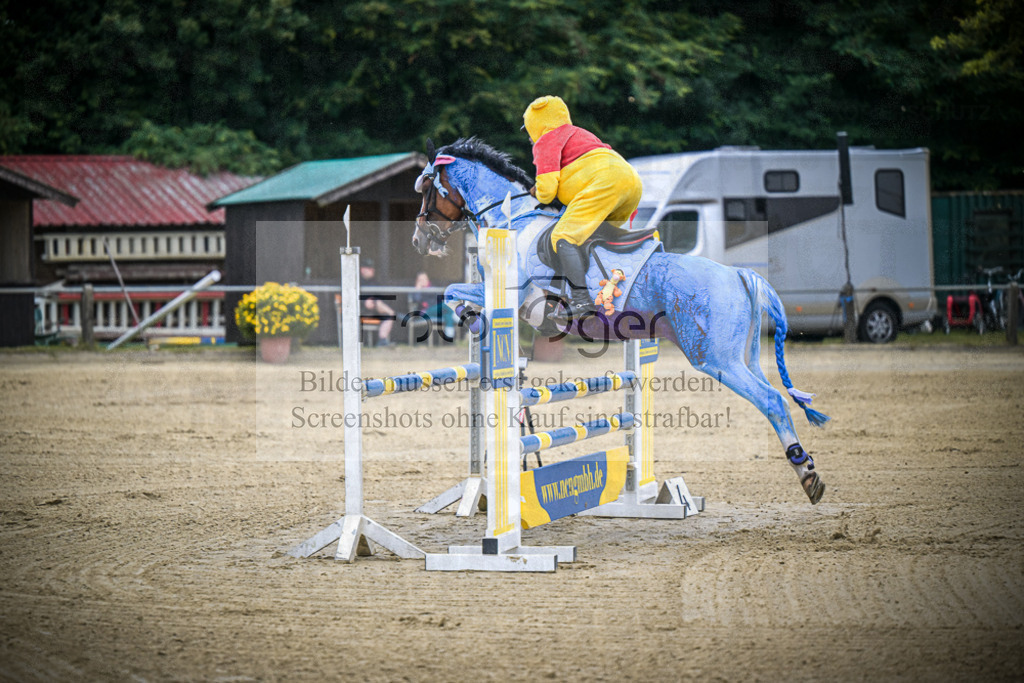 DOS_8799 | Entdecke hochwertige Reitturnierfotos von Foto Oger. Professionell, emotional und authentisch – jetzt Lieblingsmomente im Shop bestellen.Deutschlandweite Turnierfotografie. - Realisiert mit Pictrs.com