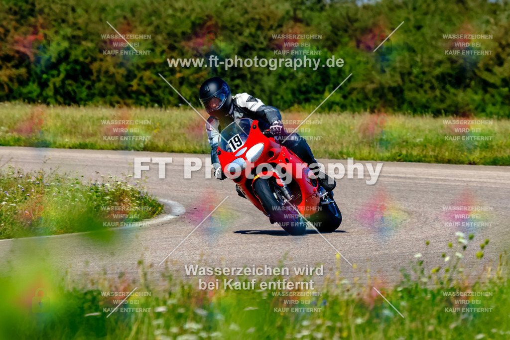 019-3416 | Hier findet Ihr Bilder von Touristenfahrten auf der Nürburgring Nordschleife oder von anderen Veranstaltungen die ich besucht habe. Viel Spass beim Durch Schauen 