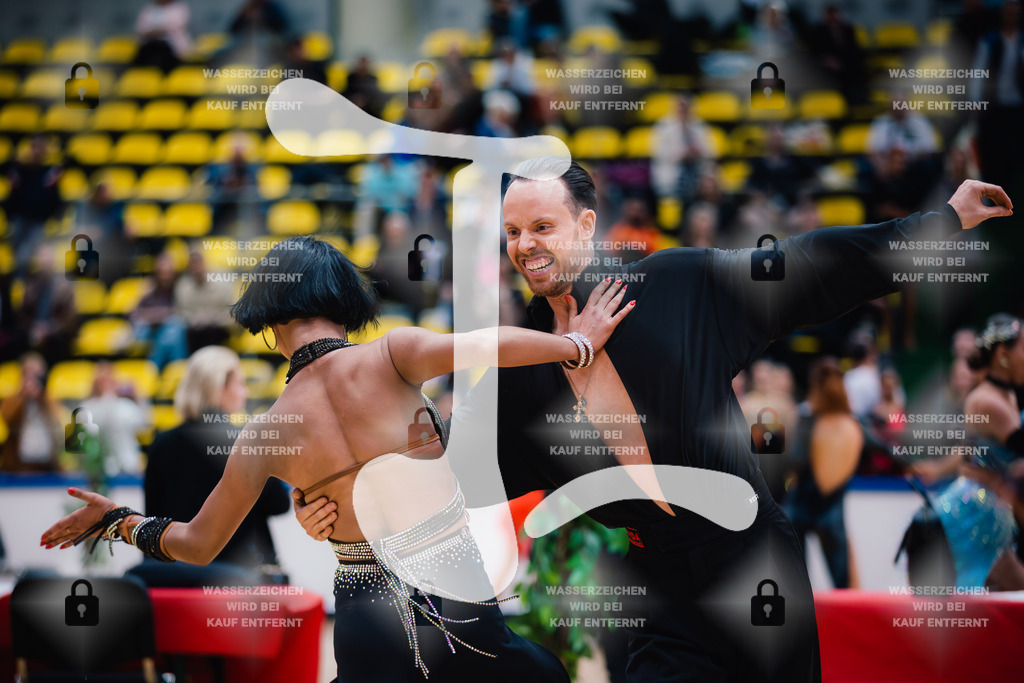 Hessen Tanzt WDSF International Open Latin 15th (37) Roman Kiparin _ Olga Kiparina (WDSF)-2025-05-18-4168 | Webshop for digital downloads and prints of dance sport, event & show photographer Julian Link - Realisiert mit Pictrs.com