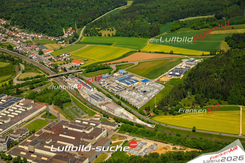 Das Luftbild zeigt  Amstetten - Die Luftaufnahme wurde 2023 vom UL-Flugzeug aus erstellt ( keine Drohne ) - Hochauflösende Luftaufnahme - Für grossformatige Ausdrucke geeignet. Die Geschenkidee !Mit Lizenz und Bildrechte bestellbar