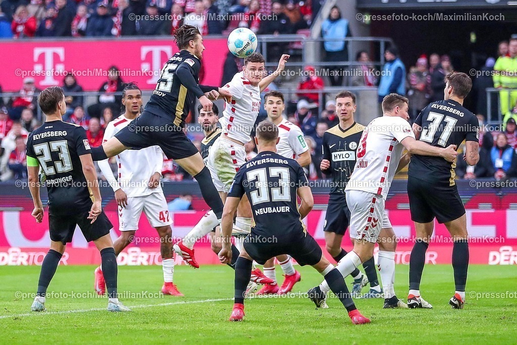 1FC25012501069 | 25.01.2025, Fußball, 1. FC Köln - SV 07 Elversberg, 2.. Fußball Bundesliga, 19. Spieltag, RheinEnergie-STADION, Saison 2024 2025: Eric Martel (FC Köln #6) Kopfball Strafraumaktion gegen Lukas Petkov (SV Elversberg #25)DFB regulations prohibit any use of photographs as image sequences and or quasi-video.