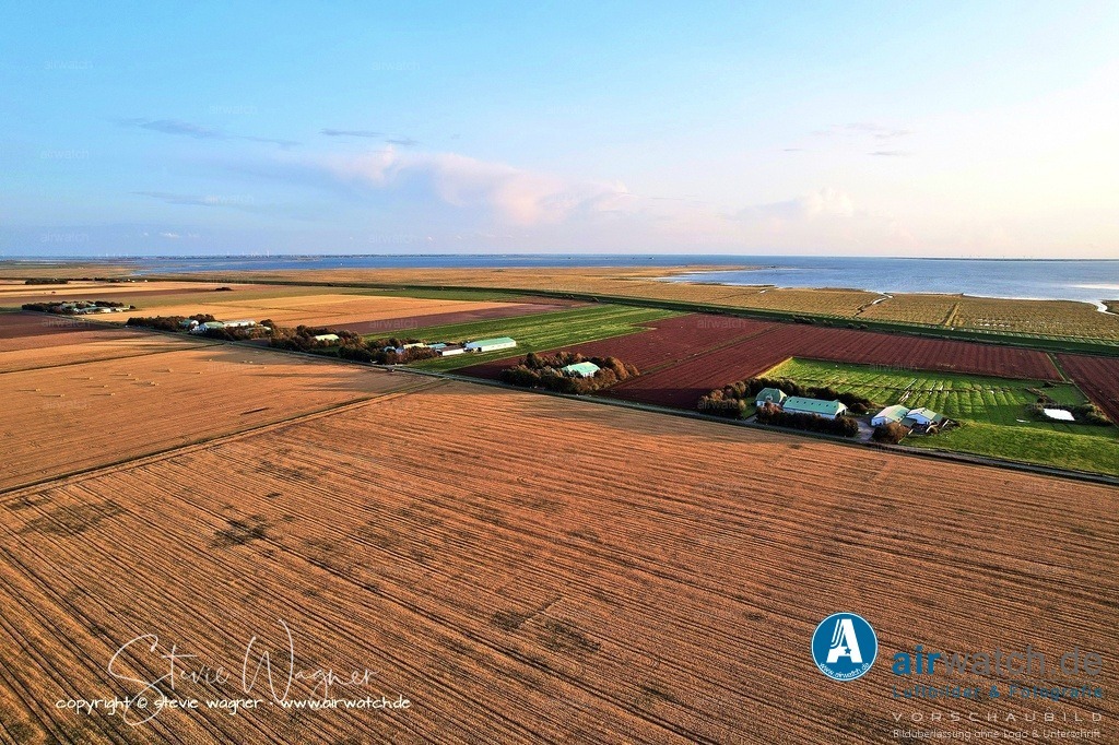 Windpark Gemeinde Reussenkoege in Nordfriesland - Luftbild | Entdecken Sie atemberaubende Luftbilder und Fotografien auf airwatch.de - Tauchen Sie ein in eine Welt voller faszinierender Aufnahmen aus der Vogelperspektive.