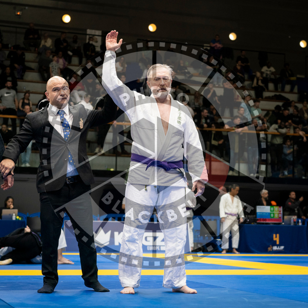 20240125PBB02408 | Fighters compete during the sixth day of the Brazilian Jiu-jitsu European Championship of the IBJJF in Paris, France, on January 25, 2024.