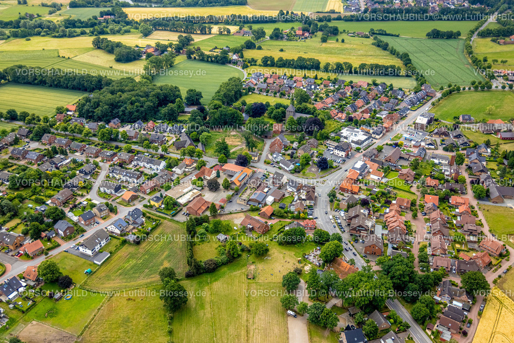 Haltern220604553 | Luftbild, St. Lambertus Kirche im Ortsteil Lippramsdorf, Haltern am See, Ruhrgebiet, Nordrhein-Westfalen, Deutschland