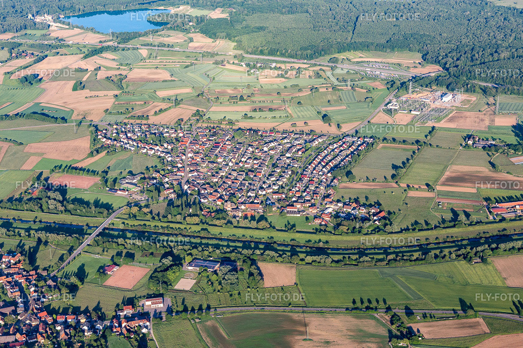 Ortschaft an den Fluss- Uferbereichen der Kinzig | Luftbild: Ortschaft an den Fluss- Uferbereichen der Kinzig im Ortsteil Weier in Offenburg im Bundesland Baden-Württemberg in Deutschland. Foto: IMG_114962.jpg vom 01.06.2019 durch Werner Riehm/FLY-FOTO.de - Realisiert mit Pictrs.com