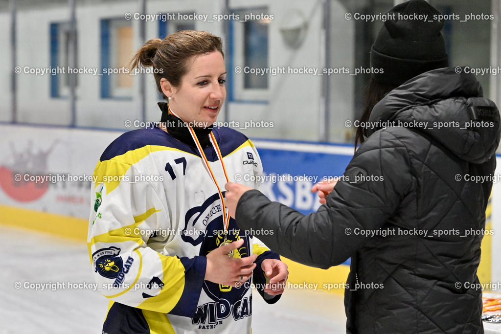 WILDCATS PATERNION & Lady Hawks Siegerehrung-Meisterfeier | #17 Kleindienst-Anton Anita Wildcats Paternion, Medailienübergabe, WILDCATS PATERNION &amp; Lady Hawks Siegerehrung-Meisterfeier, WILDCATS PATERNION &amp; Lady Hawks Siegerehrung-Meisterfeier am 12.03.2025 in Steindorf (Ossiachersee Halle), Austria, (Photo by Bernd Stefan)