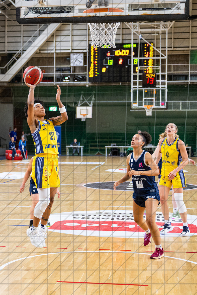 1. DBBL 24/25 | 02.11.2024 | Alba Berlin vs. USC Freiburg | 1. DBBL 24/25 | 02.11.2024 | Alba Berlin vs. USC Freiburg - - - - - CREDIT, www.bullenfotos.de, Martin König, Hörner Weg 40, D-49078 Osnabrück, +4917663732967, Nutzung und Weitergabe nur zu den vereinbarten Zwecken. Presseanfragen an Urheber. Alle Rechte beim Urheber. - - - - - - Realisiert mit Pictrs.com