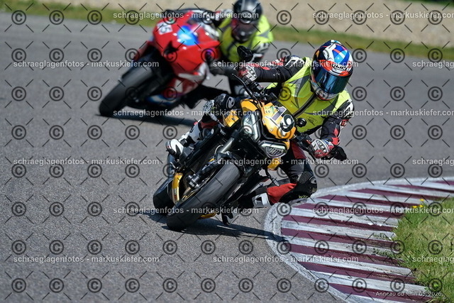 26BT02-1640 | markuskiefer.com - Realisiert mit Pictrs.com