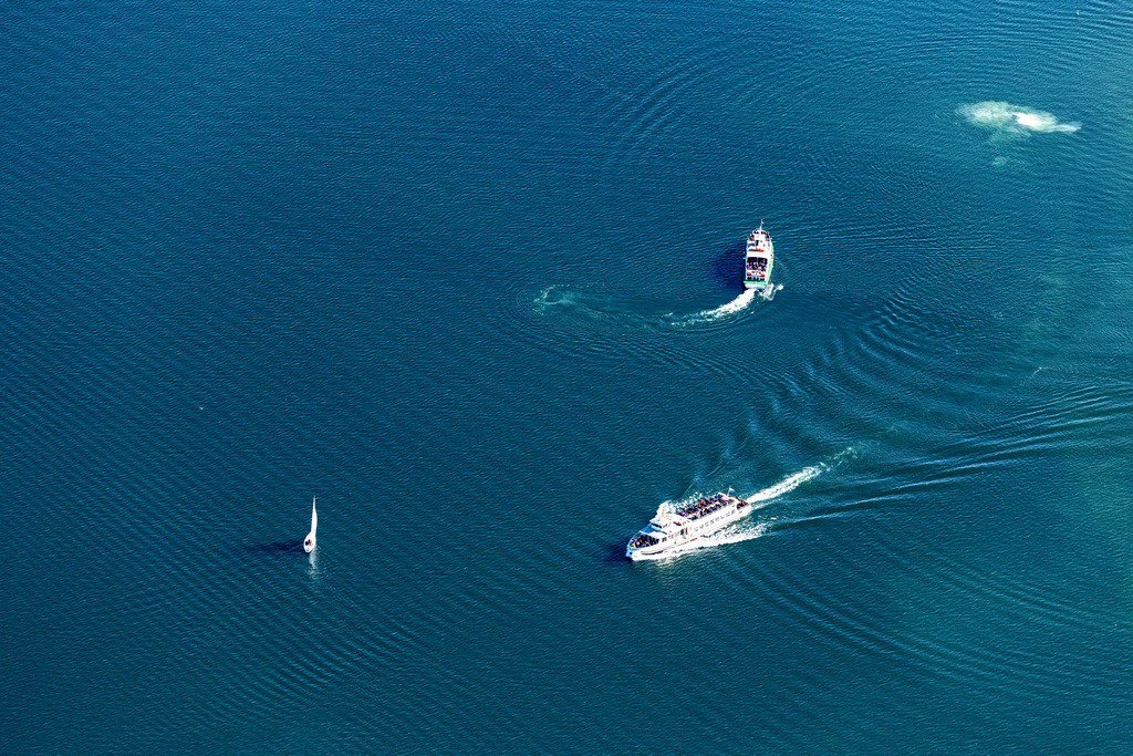 dr__0038844.jpg | CHIEMSEE 11.10.2019 Passagier- und Fahrgastschiff auf dem Chiemsee nahe Frauenchiemsee im Bundesland Bayern. // Passenger ship on the Chiemsee in the state Bavaria. Foto: Daniel Reiter