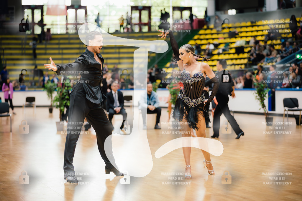 Hessen Tanzt WDSF International Open Latin 11th (43) Justin Lauer _ Rita Schumichin (TSC Saltatio Neustadt im TV 1860 Mußbach)-2025-05-18-4768 | Webshop for digital downloads and prints of dance sport, event & show photographer Julian Link - Realisiert mit Pictrs.com