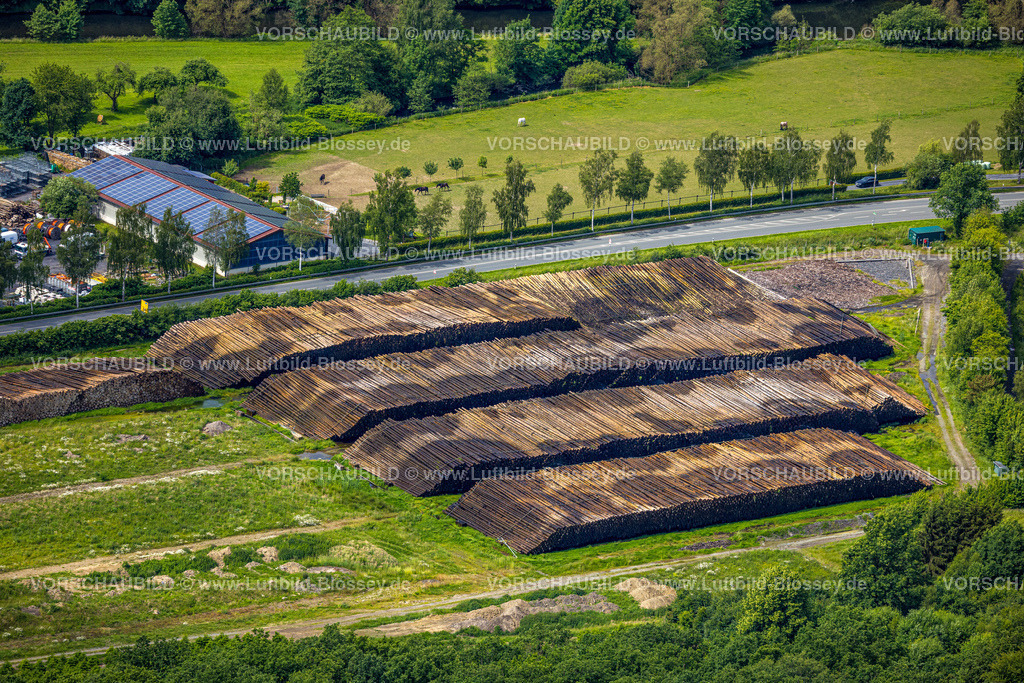 Arnsberg220601134 | Luftbild, Flinkerbusch Holzbau mit Holzlagerplatz Im Neyl, Rumbeck, Arnsberg, Sauerland, Nordrhein-Westfalen, Deutschland