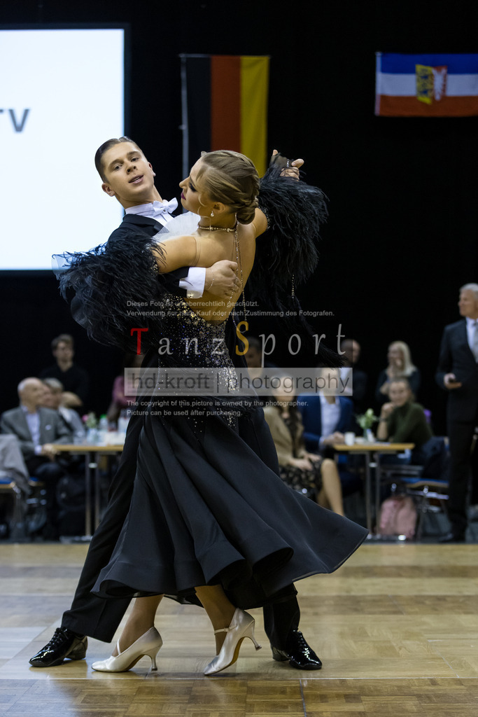 20241102_DC_HGR_Std_09286 | Tanzsportbilder, Standardtanz, Lateintanz, WDSF, DTV, LTVB, dancecomp, goc, hessen tanzt, blaues band der spree, walzer, tango, wiener walzer, slowfox, quickstepp, samba, rumba, cha-cha-cha, paso doble. jive, hd-kroft photography, turniertanzsport